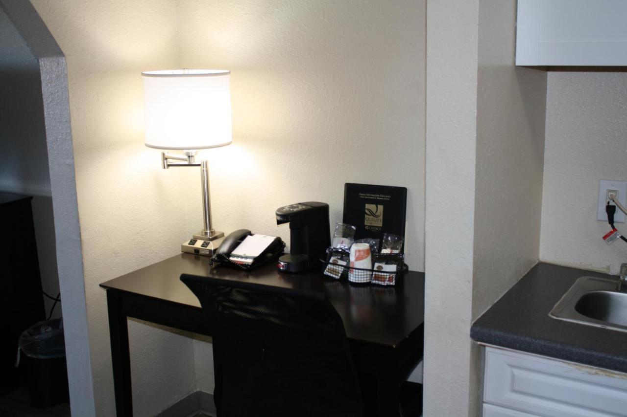 Quality Inn & Suites Wichita Falls I-44 Εξωτερικό φωτογραφία