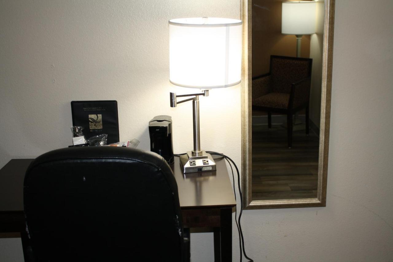 Quality Inn & Suites Wichita Falls I-44 Εξωτερικό φωτογραφία